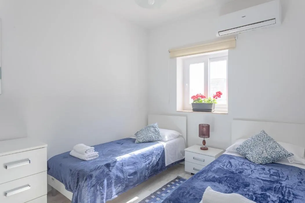 F4 Modern And Bright Apartment In Malta Msida
