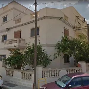 Habitación en casa particular Corner Townhouse 1km From, Msida